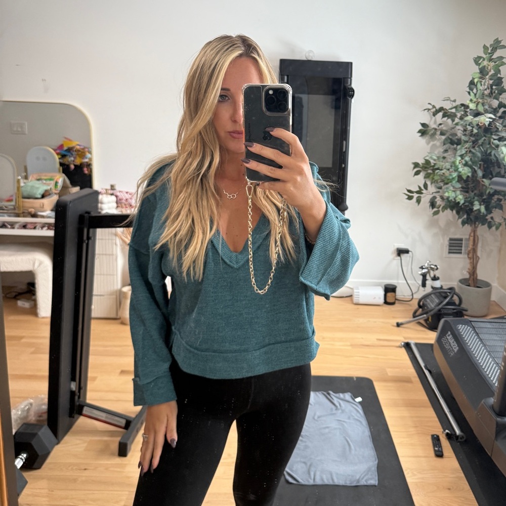 NWT urban BDG oversized sweater
